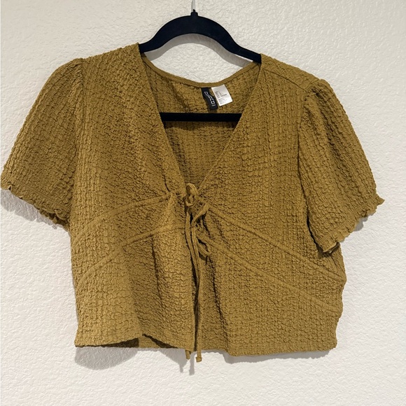 H&M Tops - DIVIDED Olive Green Textured Women's Top tie front crop top